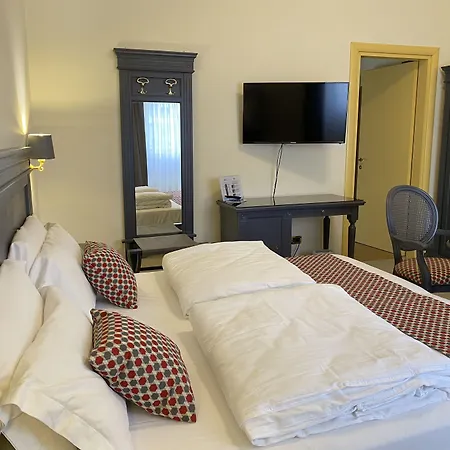 Hotel Estee-3